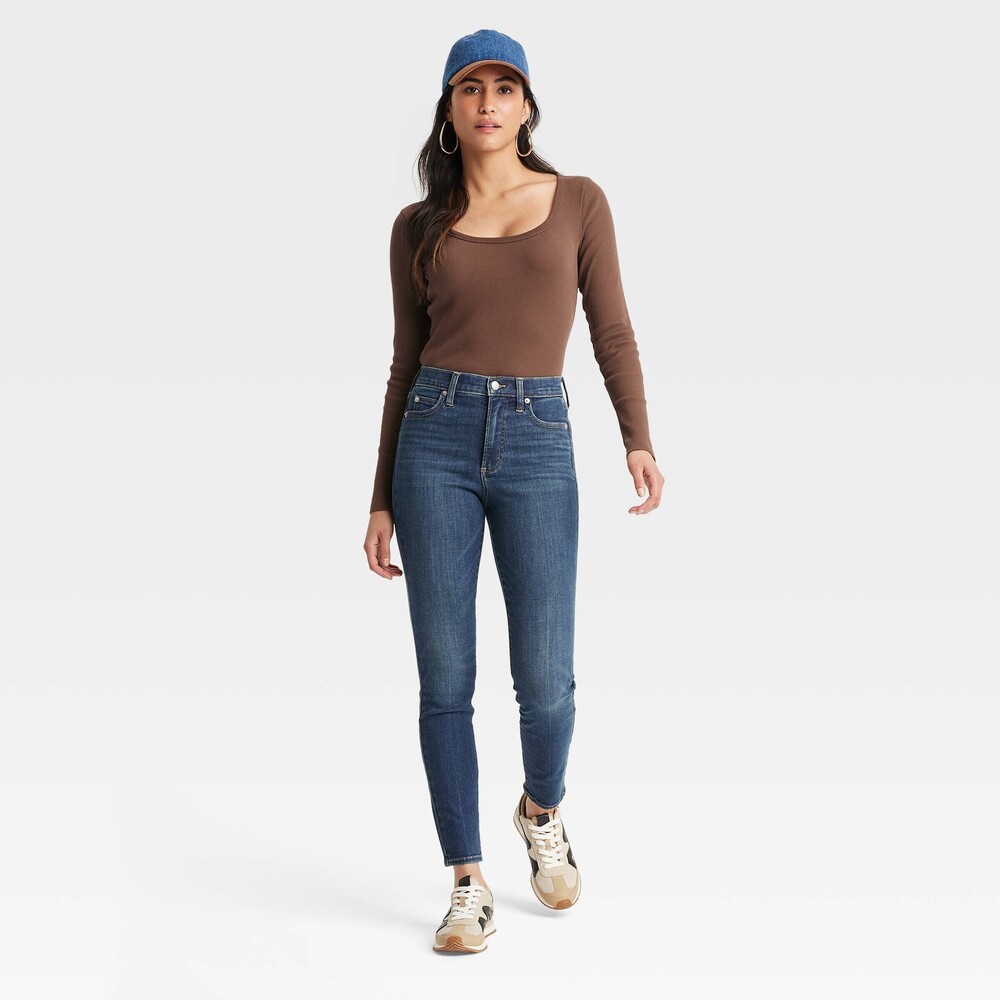 High-Rise Skinny Jeans - Dark Wash 2